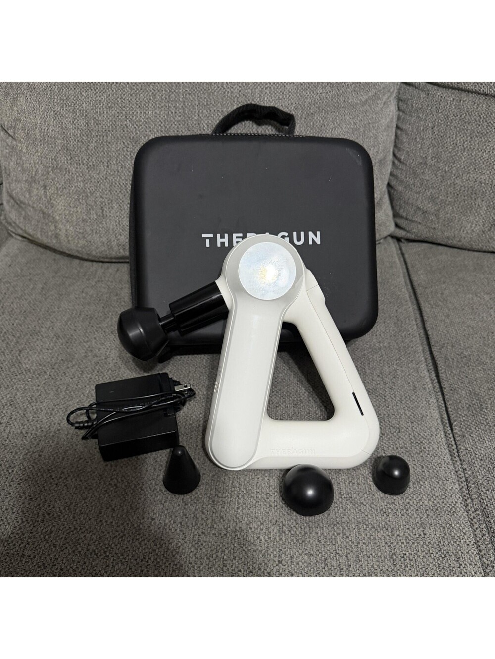 Theragun Percussion Massage Gun White 4 Heads Case Charger 195100874 No Power